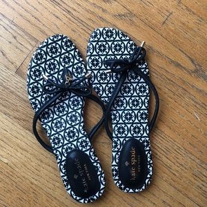 adorable lightly used kate spade flip flops